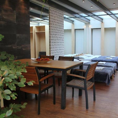 Apartment With Garden In City Center クラクフ エクステリア 写真