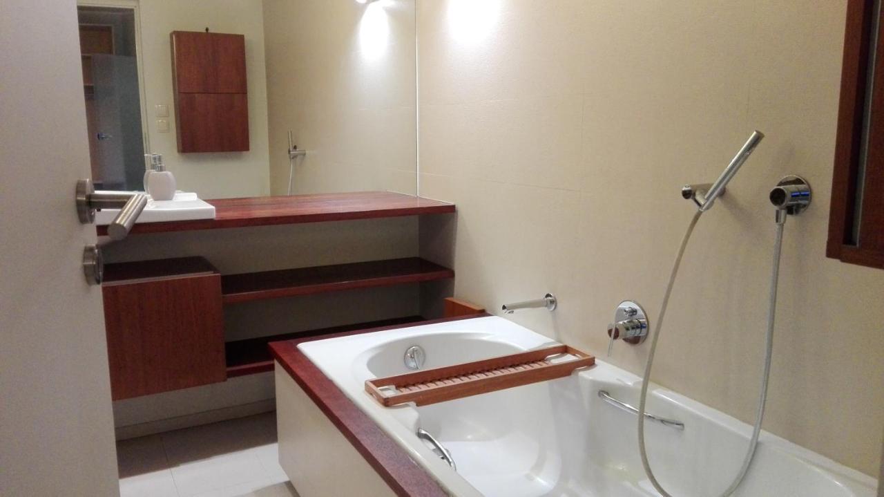 Apartment With Garden In City Center クラクフ エクステリア 写真